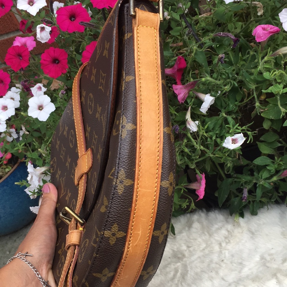 Authentic Louis Vuitton Chantily MM. - Picture 3 of 16